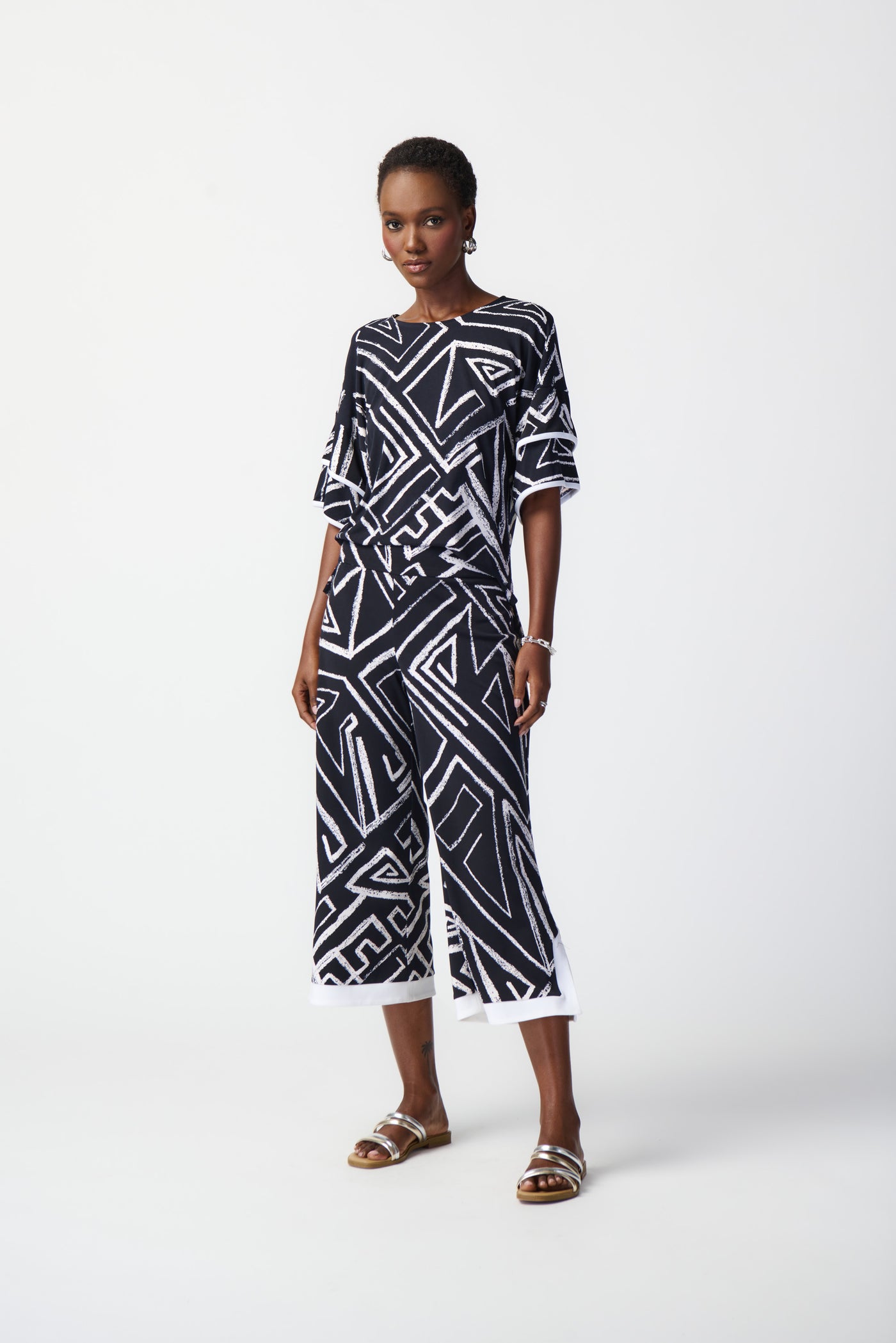 Abstract Print Silky Knit Culotte Pants