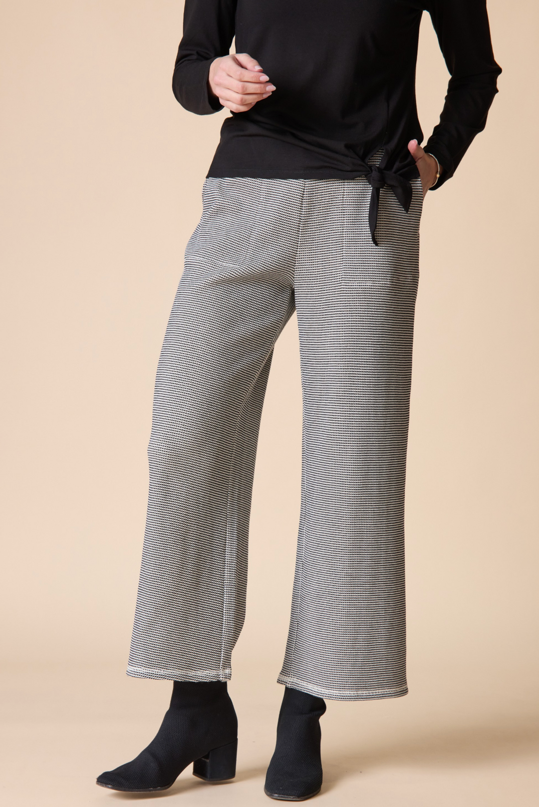 Opposites Attract Crop Pant