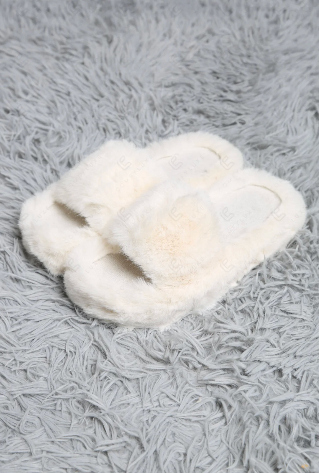 Faux Fur Slippers in White - Jasmine Trading