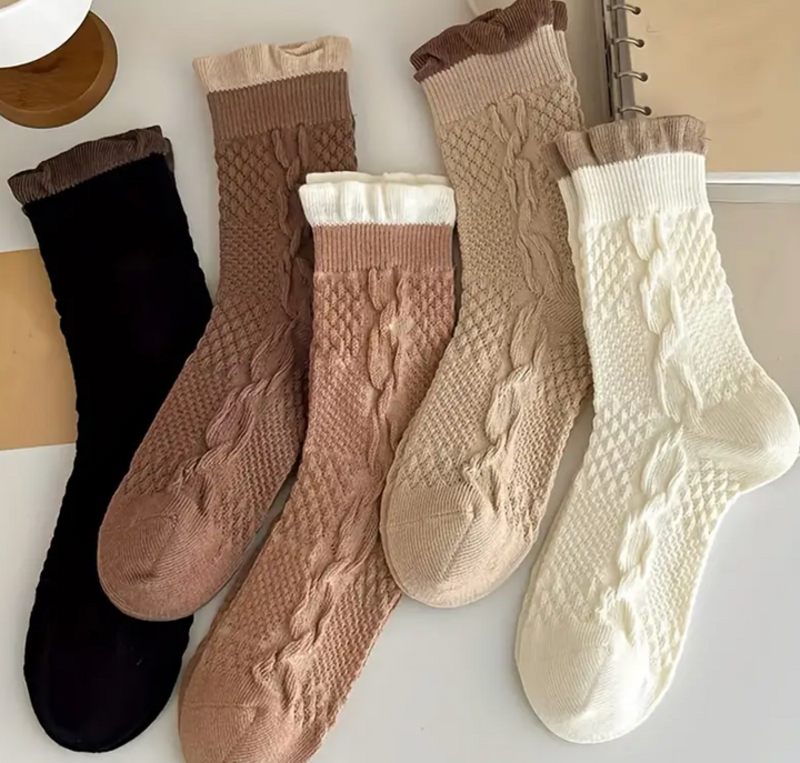 Textured Ruffle Socks