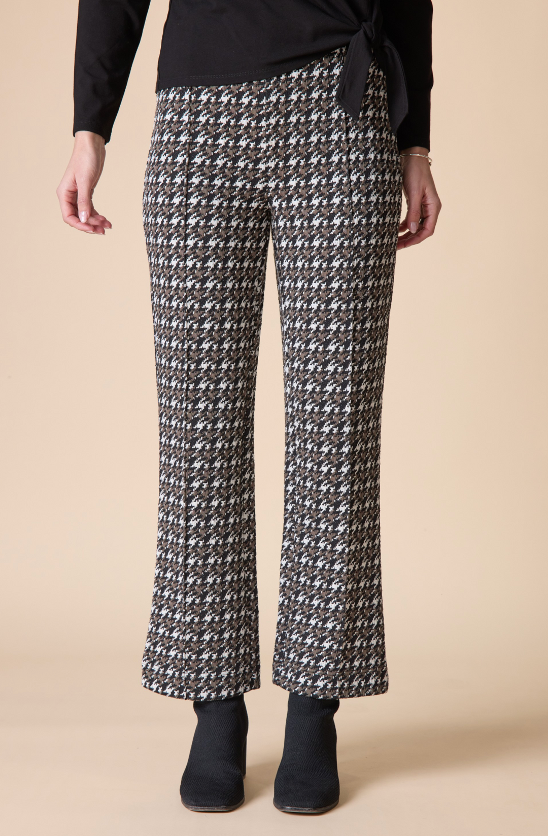 Habitat Clothes Madison Kickflare Ponte Pant in Umber Multi, detail view of houndstooth pattern