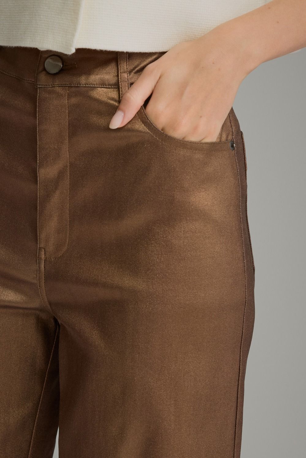 Mocha Metallic Wide Leg Pant in metallic brown, close-up of button waist and front pocket