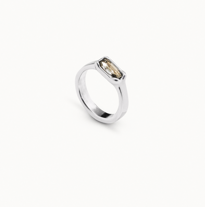 Cobra Ring, Clear